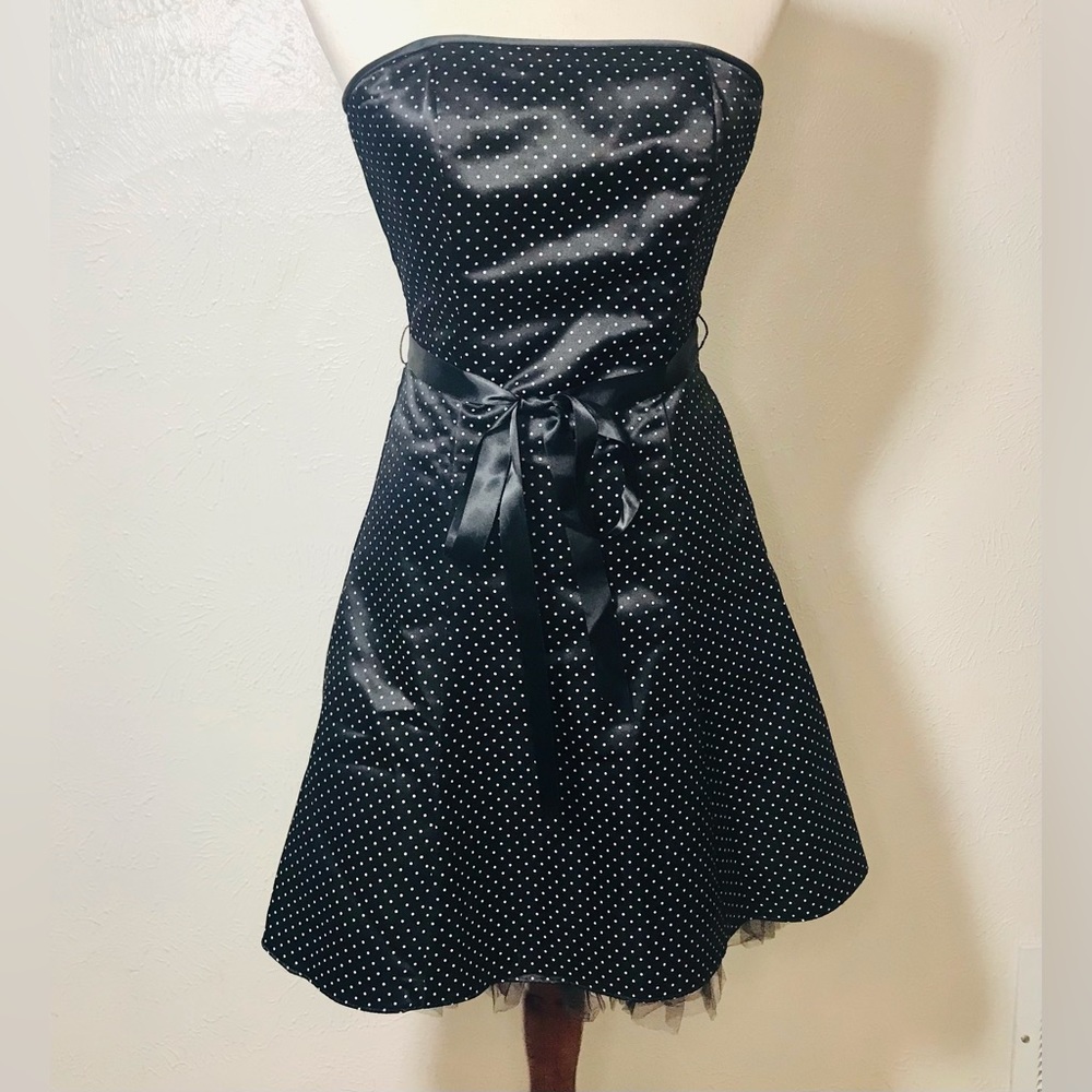 Jessica McClintock for Gunne Sax strapless LBD. Size 3.